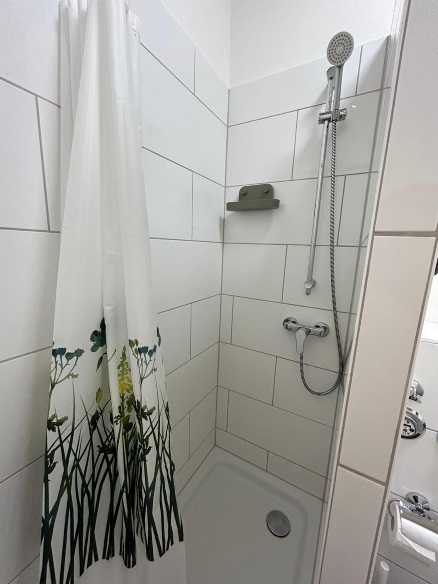35 Qm Grosses Apartment Mit Eigenem Badezimmer In Den Elbvororten Гамбург Экстерьер фото