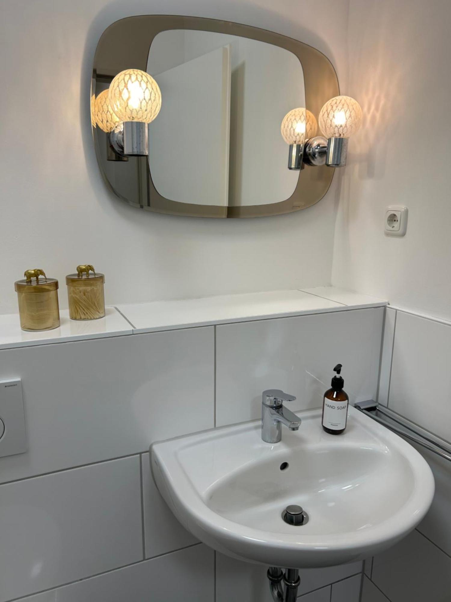 35 Qm Grosses Apartment Mit Eigenem Badezimmer In Den Elbvororten Гамбург Экстерьер фото