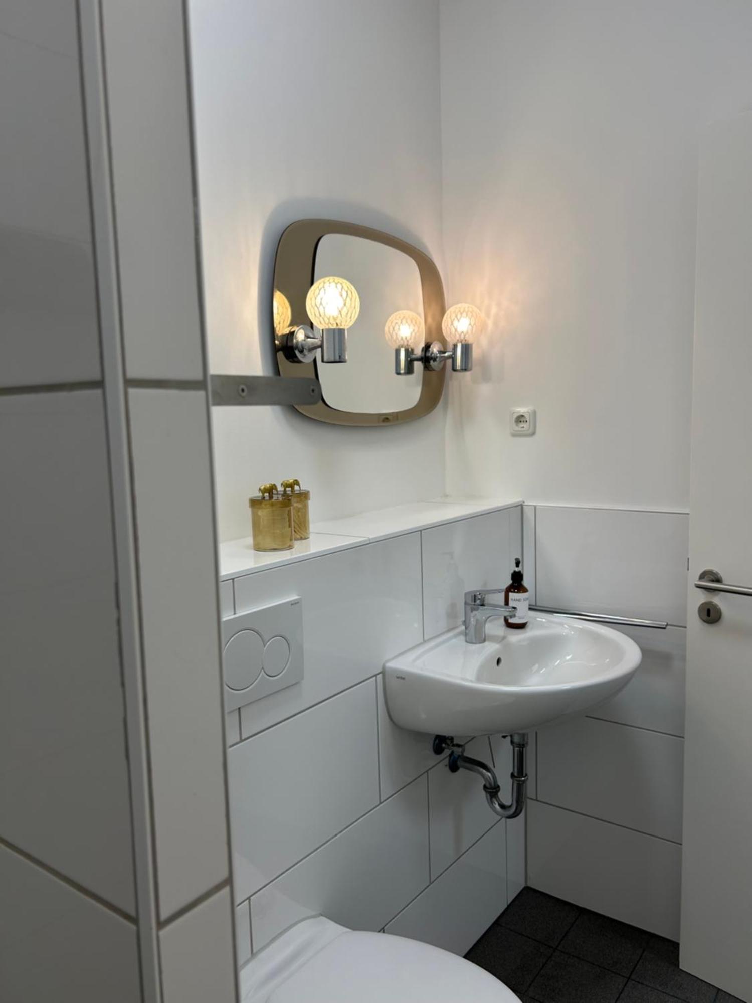 35 Qm Grosses Apartment Mit Eigenem Badezimmer In Den Elbvororten Гамбург Экстерьер фото